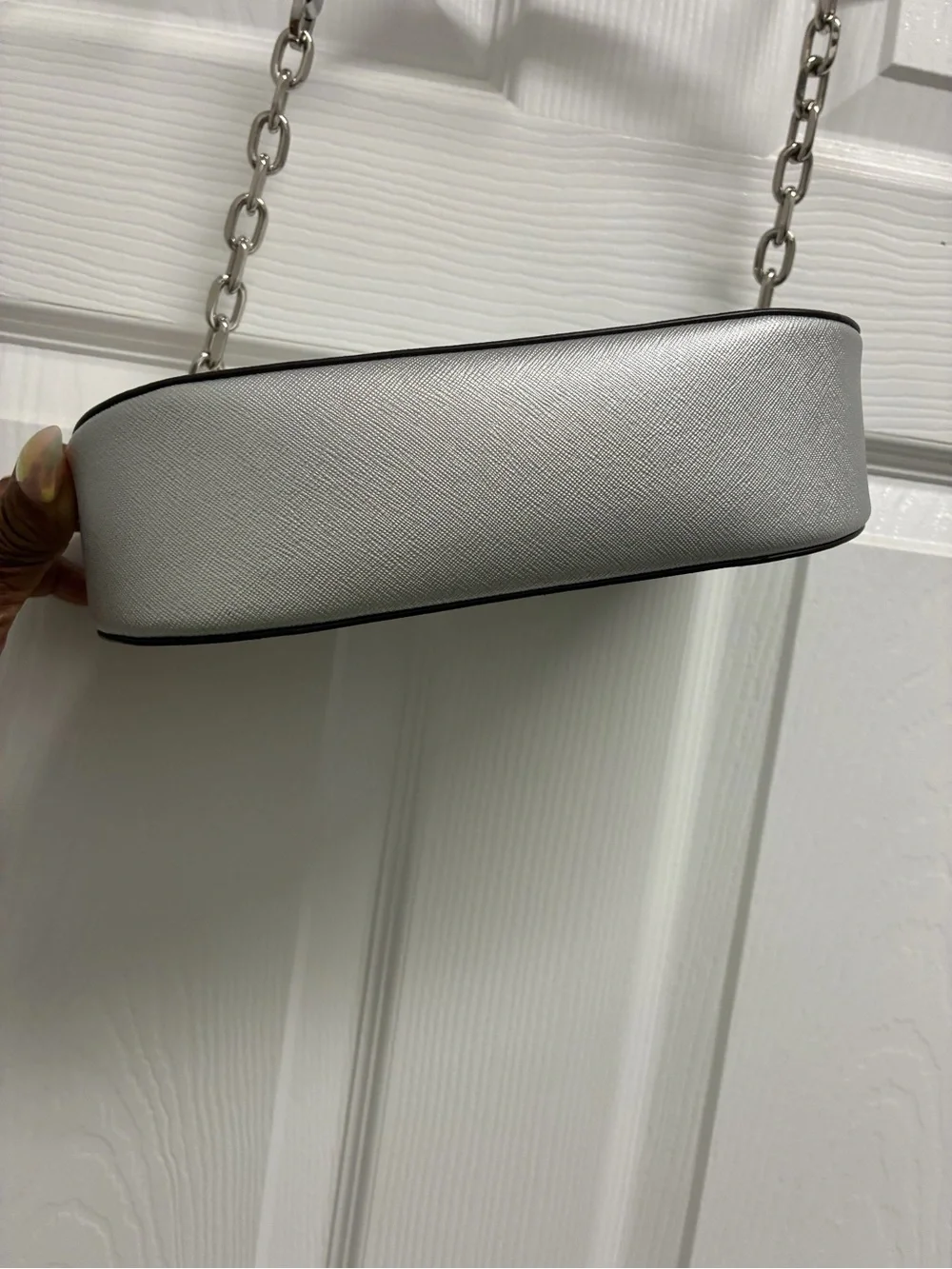 Silver ladies dress Bag - Sleek Metallic Design